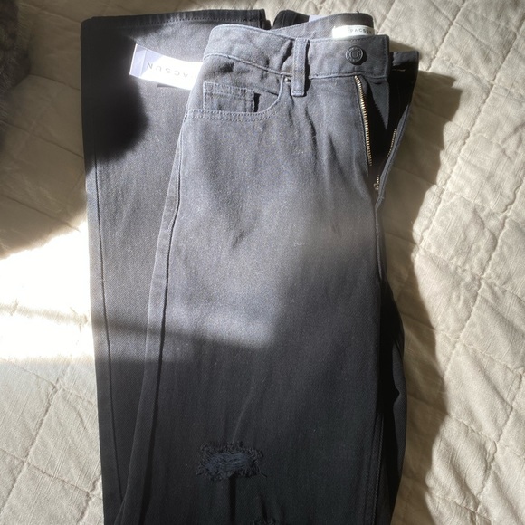Jeans with tags - Picture 1 of 5